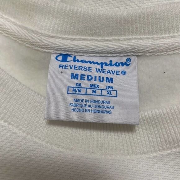 NWOT CHAMPION REVERSED WEAVE SWEATSHIRT SIZE M - Picture 4 of 6